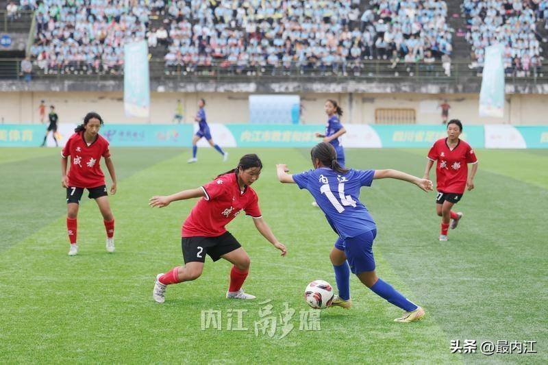国际女足比赛精英聚首，中国队斗志昂扬 