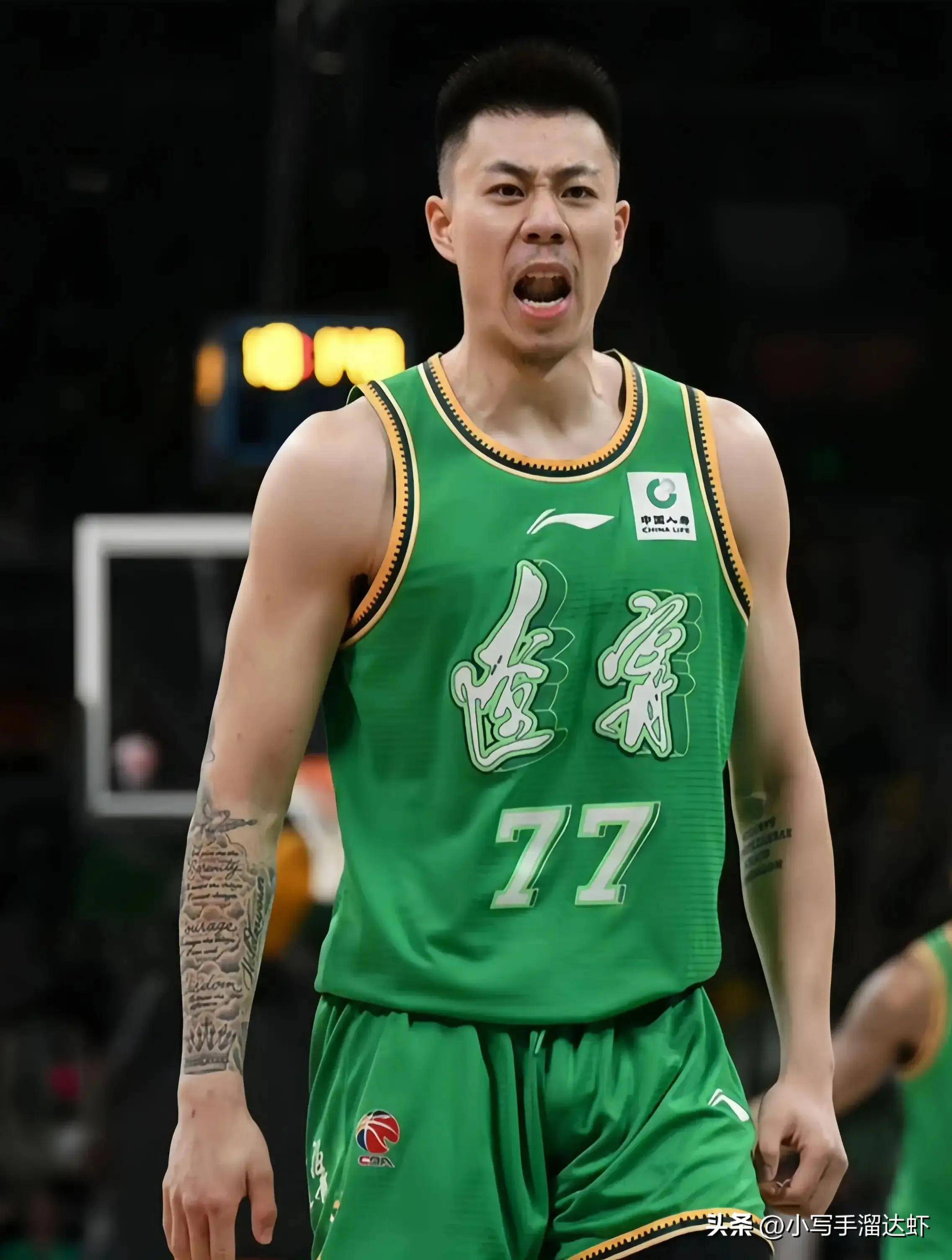 篮球比赛中出现技术犯规争议 