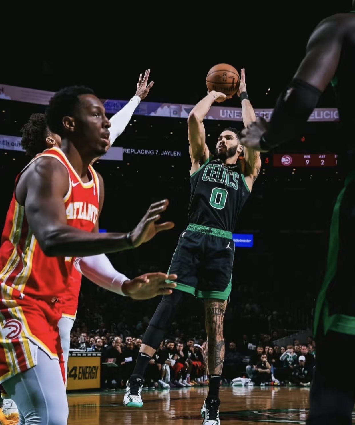 NBA东部强队逐渐崛起，凯尔特人重返巅峰 