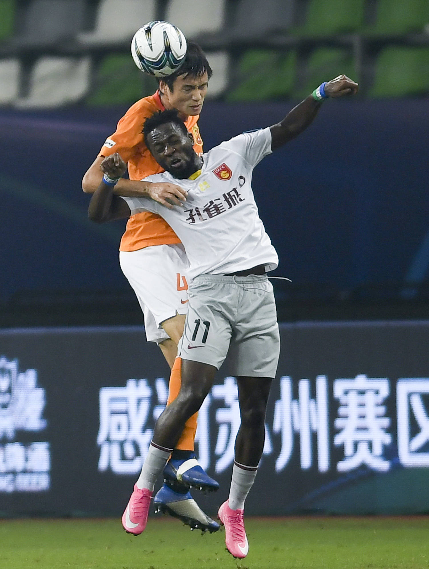 包含惊险对决：河北华夏幸福迎战武汉卓尔的词条